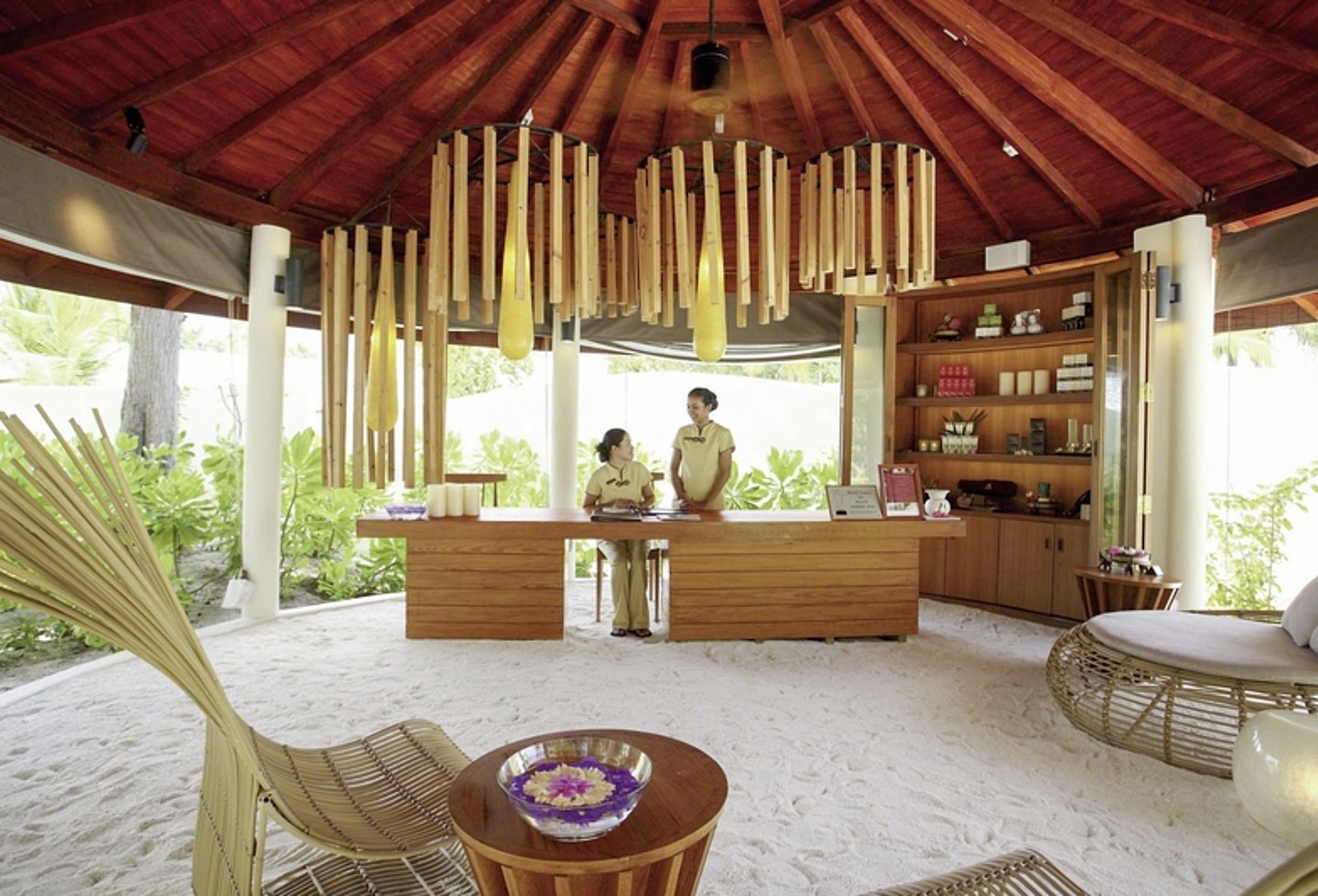Eingang des Spa Bereichs des Centara Ras Fushi Resort & Spa Maldives.