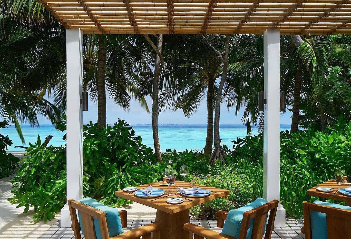 Restauraunt mit Blick auf das Meer
